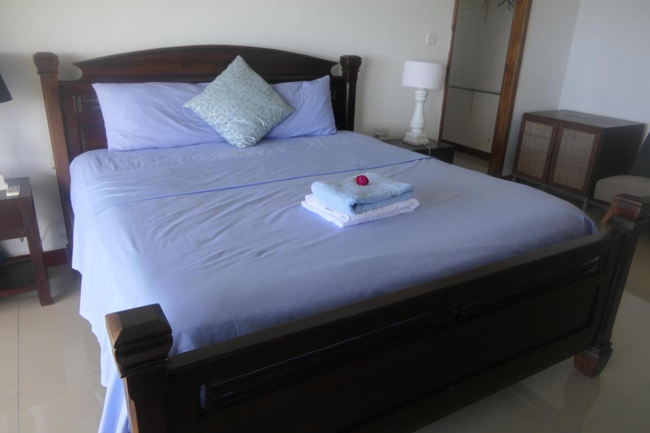 Villa Tropical Garden Self Catering Victoria Esterno foto