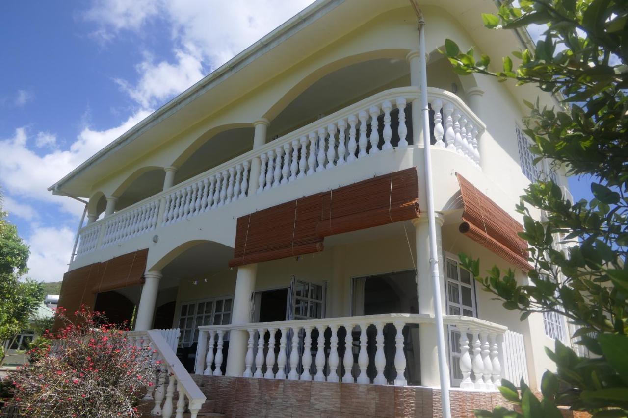 Villa Tropical Garden Self Catering Victoria Esterno foto